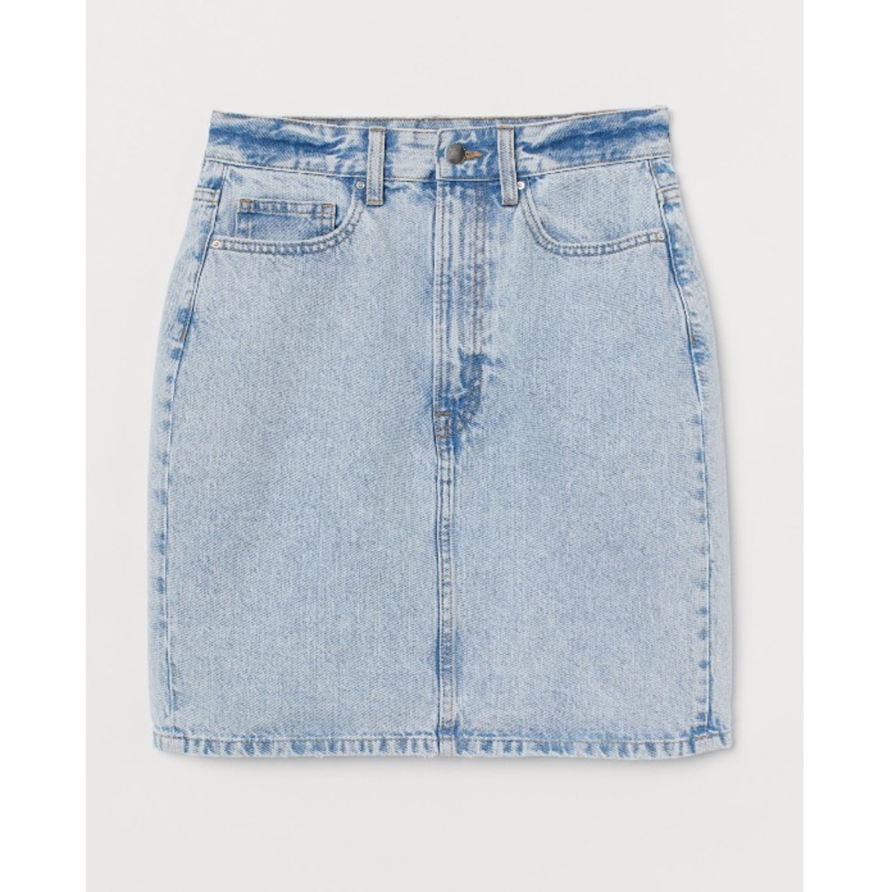 THE ZINN MINI SKIRT: light wash mini denim skirt
